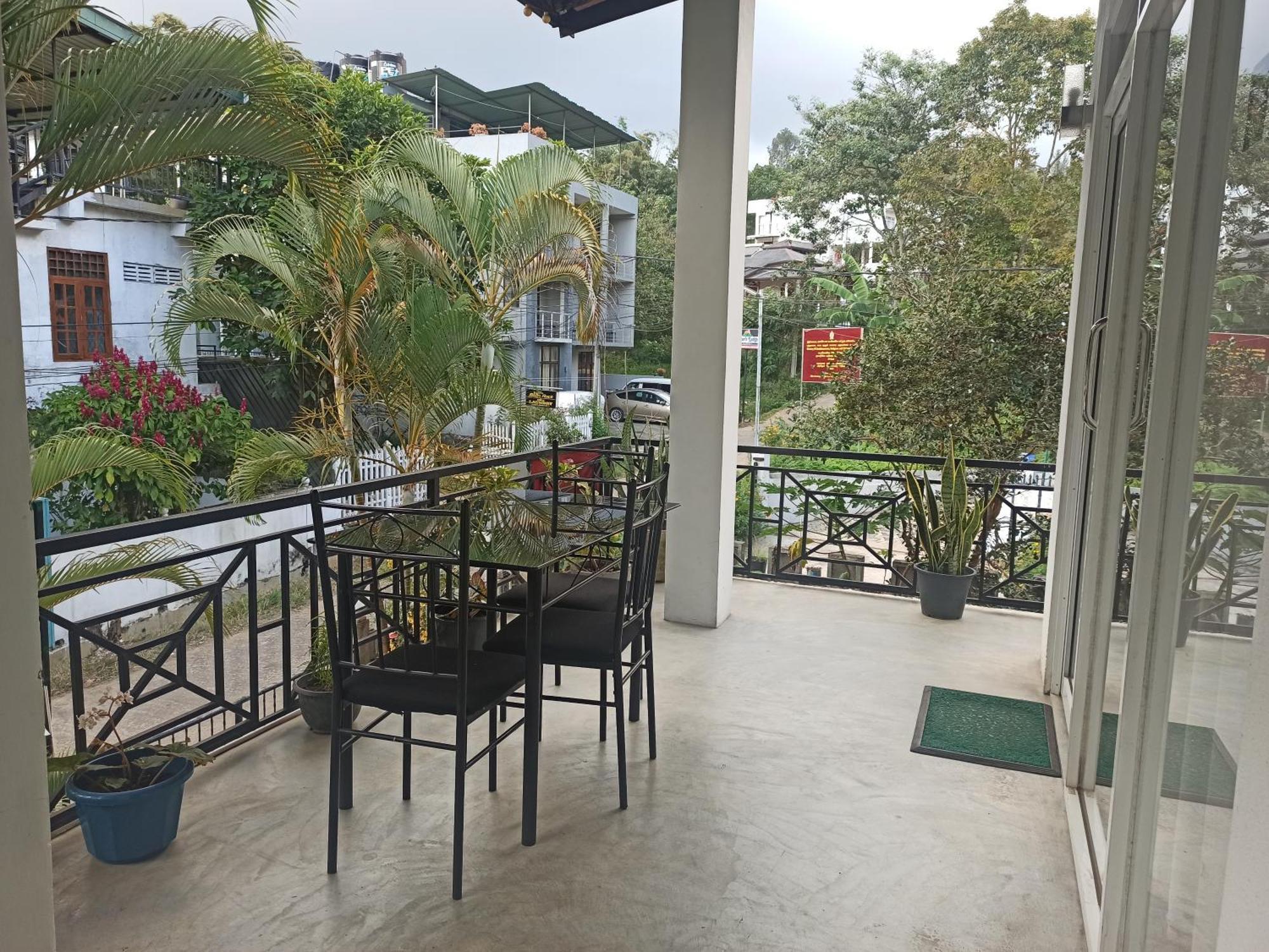 Blossom Inn Ella Luaran gambar